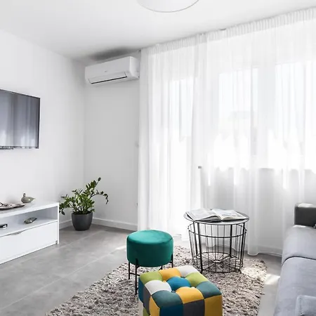 Down Town Apartment